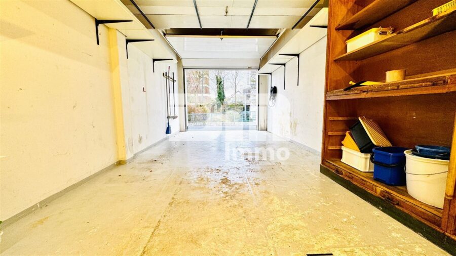 Barrierearme Terrassenwohnung mit Schwimm / Spa-Saunabereich, Garage in gesuchter Lage - Garage / Ebenerdiger Zugang zum Flur / Diele